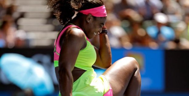 Vo finále ženskej dvojhry Serena Williamsová so Šarapovovou