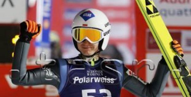 Skoky na lyžiach-SP: Vo Willingene suverénny triumf Stocha (2)