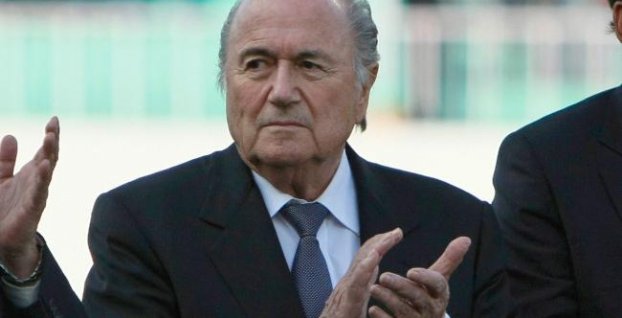 Briti žiadajú Blatterovu hlavu. šéf FA Dyke: Musí odísť!