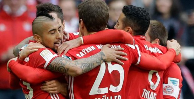 VIDEO: Bénes debutoval v Bundeslige. Šancu dostal proti Bayernu Mníchov