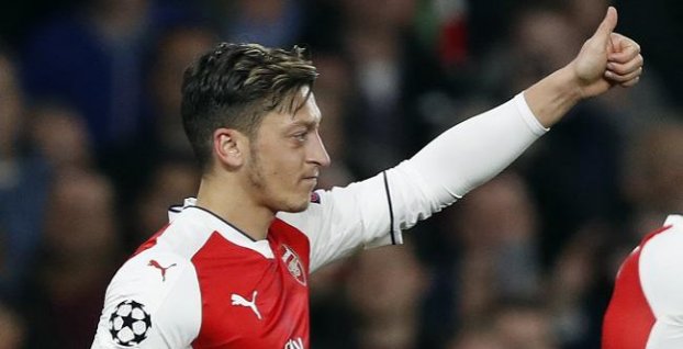 Mesut Özil sa vyjadril k svojej budúcnosti. Spomenul v nej aj Wengera