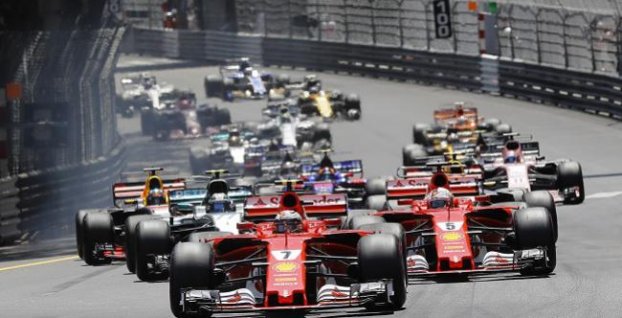 Ferrari ovládlo Veľkú cenu Monaka. Pódium bez Mercedesu