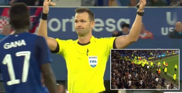 VIDEO: Slovenský rozhodca Kružliak prerušil zápas Evertonu s Hajdukom Split