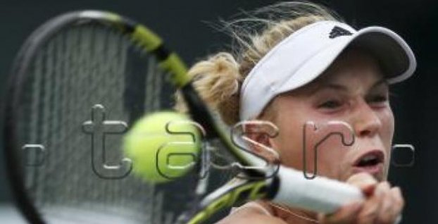 Tenis: Wozniacka postúpila do semifinále na turnaji WTA v Tokiu (2)