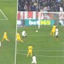 VIDEO: Nádherná tímová akcia Sevilly proti Atléticu Madrid. Z gólu sa radovali už po 25 sekundách od úvodného výkopu