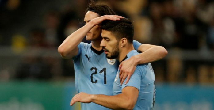 Uruguajskí futbalisti Edinson Cavani a Luis Suarez
