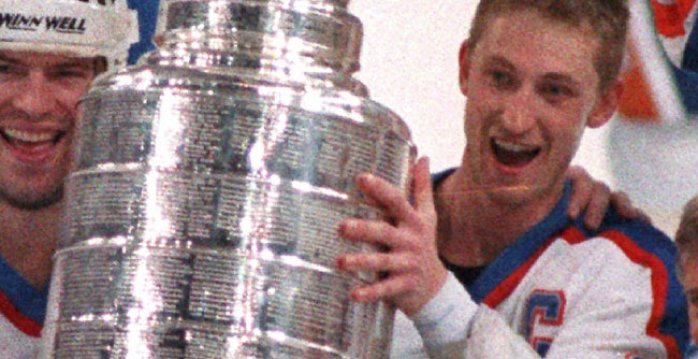 Wayne Gretzky (vpravo)