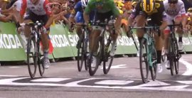 VIDEO: Dramatický finiš siedmej etapy Tour de France 