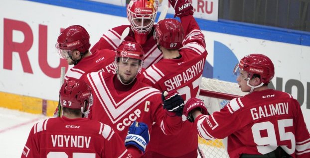 Ivan Fedotov a hokejisti Ruska