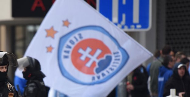 Vlajka fanúšika ŠK Slovan Bratislava