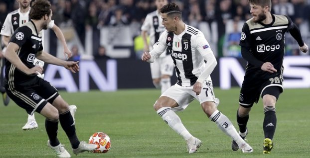 Cristiano Ronaldo a Lasse Schone 