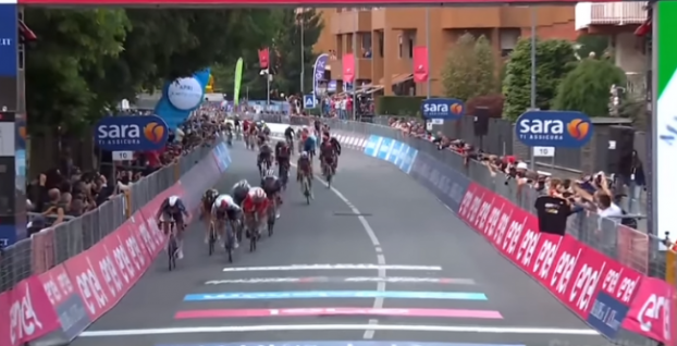 Finiš 2. etapy Giro D&#039;Italia (2021)