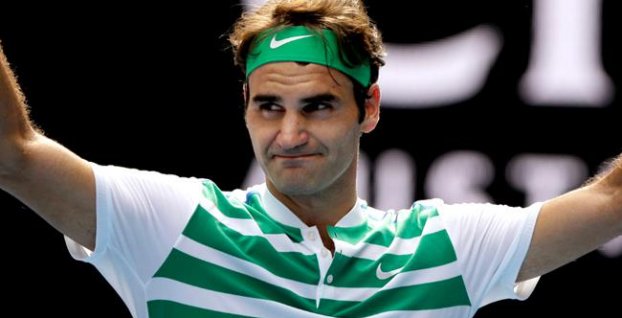 Federer prvým semifinalistom mužskej dvojhry