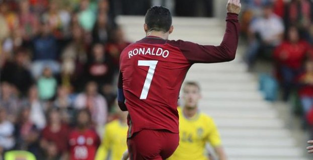VIDEO: Ronaldov gólostroj sa nezastavil ani v reprezentácii, Švédi zdolali Francúzsko, Andorra so senzačným víťazstvom