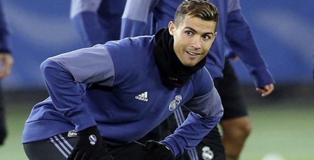 Ronaldo dostal dve bizarné ponuky na prestup: Chce ho klub, ktorého brzdia poopičné stavy hráčov