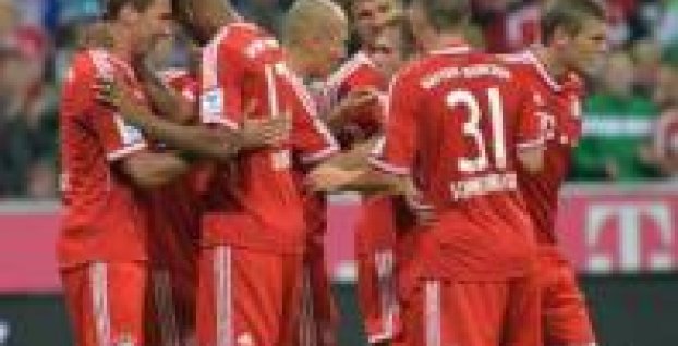 Video: Bayern ukázal silu, Schalke deklasoval 4:0