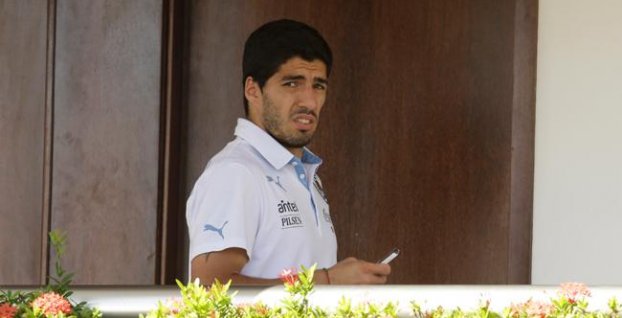 O Suarezovom treste od FIFA sa rozhodne dnes. Uruguajci ho bránia