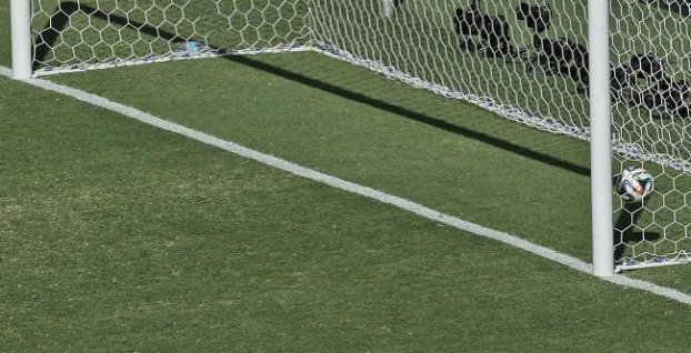 Futbal potrebuje proti nude nové pravidlo - technický gól