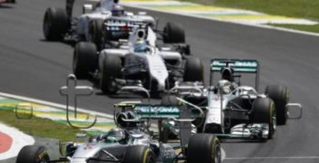 F1: Rosberg triumfoval na VC Brazílie, skresal Hamiltonov náskok na 17 bodov (2)