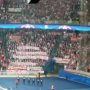 FOTO: Veľavravný odkaz fanúšikov Bayernu Mníchov na štadióne Paríža Saint-Germain
