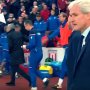 VIDEO: Jose Mourinho po zápase odmietol podať ruku trénerovi Stoke City