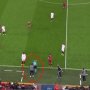 VIDEO: Rozhodca počas zápasu vykázal trénera FC Sevilla na tribúnu