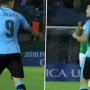 VIDEO: Cavani s Neymarom sa na ihrisku nemôžu zniesť. Počas zápasu Uruguaja proti sebe stále "bojovali"