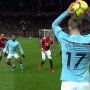 VIDEO: Manchester City v nadstavenom čase takto umne zbieral cenné sekundy v rohu ihriska