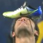 VIDEO: Neymar oslávil gól do siete súpera netradičným tancom s kopačkou na hlave