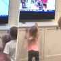 VIDEO: Deti Blakea Wheelera doma bujaro oslavovali premenený nájazd svojho otca