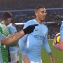 VIDEO: De Bruyne "ukradol" po zápase loptu 4-gólovému Sergiovi Aguerovi, pretože zaznamenal 3 asistencie