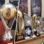 VIDEO: Škrtel trofeje