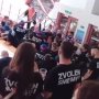 VIDEO: Momenty, ktoré rozhnevali Maďarsko aj Slovensko: Bitka fanúšikov HKM Zvolen a DVTK Miškovec