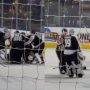 VIDEO: Český brankár Francouz sa pobil v AHL
