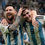 Lionel Messi a Julian Alvarez