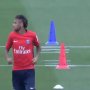 VIDEO: Vrelé úsmevy a podania rúk. Takto vyzeral prvý tréning Neymara s PSG