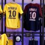 FOTO: L'Equipe prezradil, koľko dresov Neymara sa predalo v prvý deň predaja