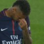 VIDEO: V Paríži si uctili obete teroristických útokov v Barcelone. Neymar mal slzy na krajíčku